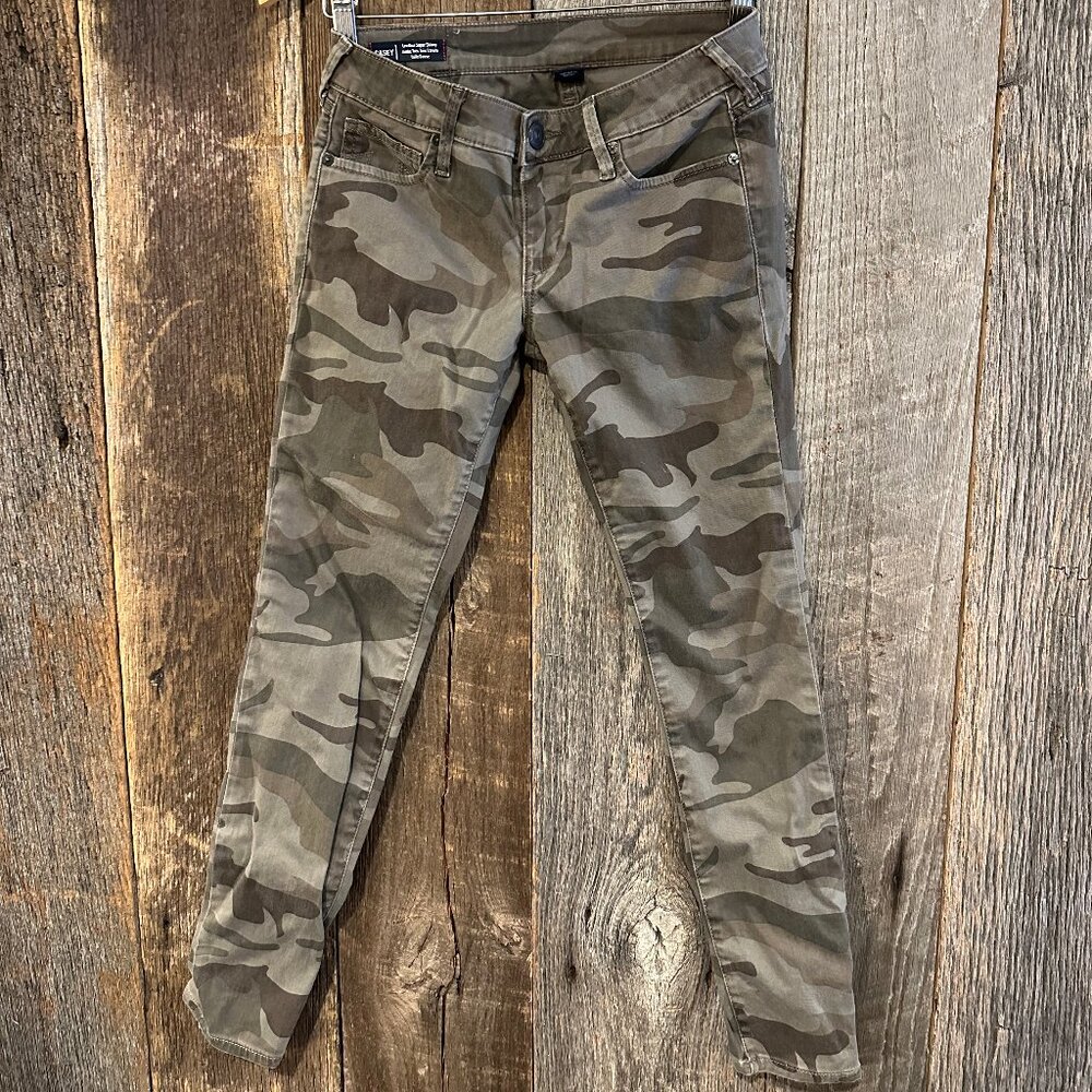 True Religion Casey Low Rise Camo Super Skinny Camo Jeans Size 27